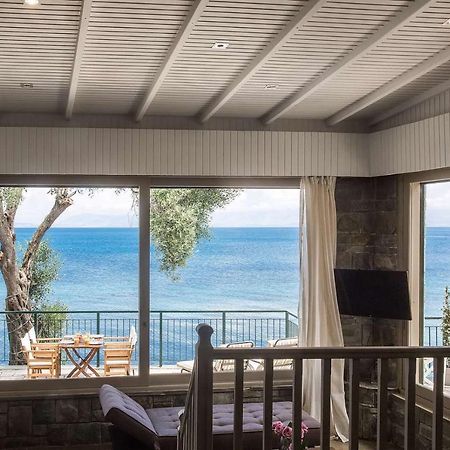 Paul Seafront House Villa Mesongi Exterior photo