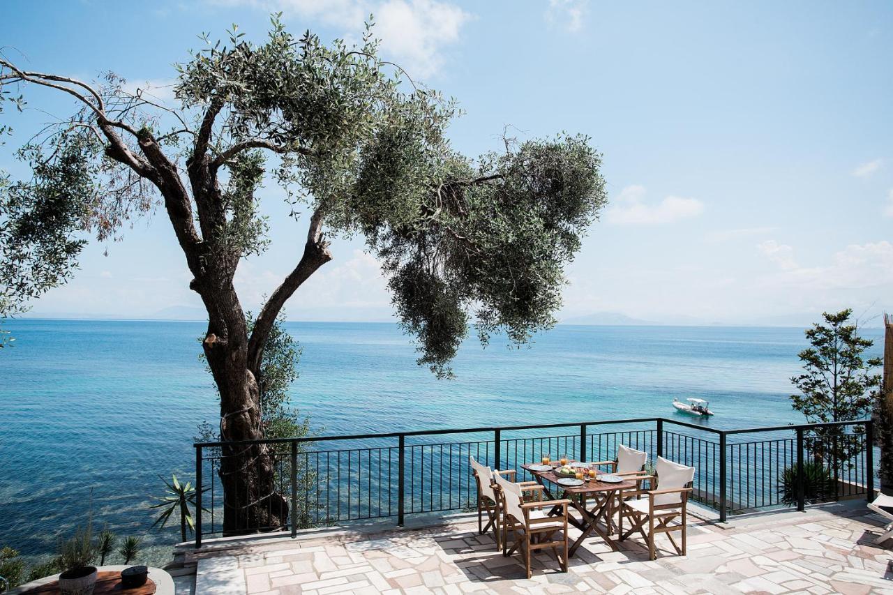 Paul Seafront House Villa Mesongi Exterior photo