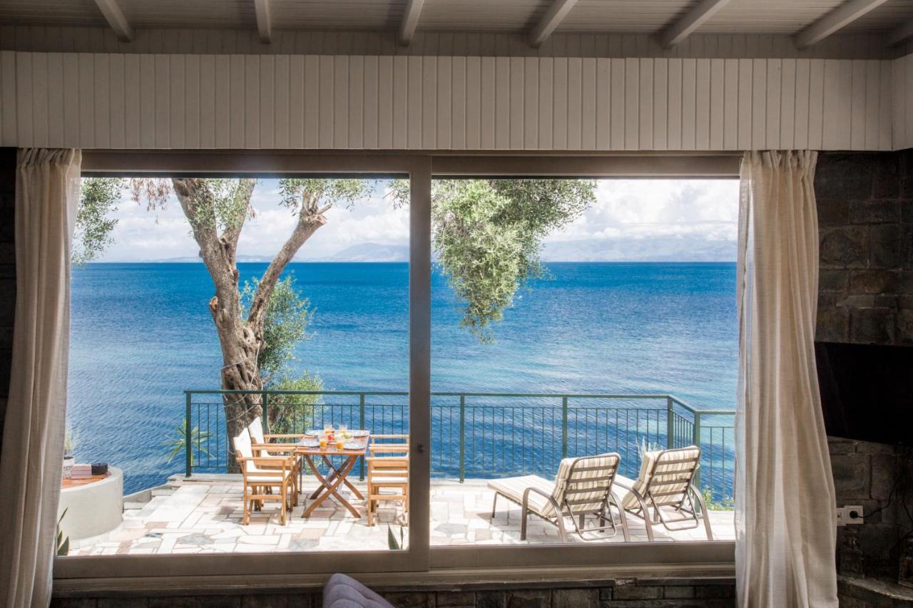 Paul Seafront House Villa Mesongi Exterior photo