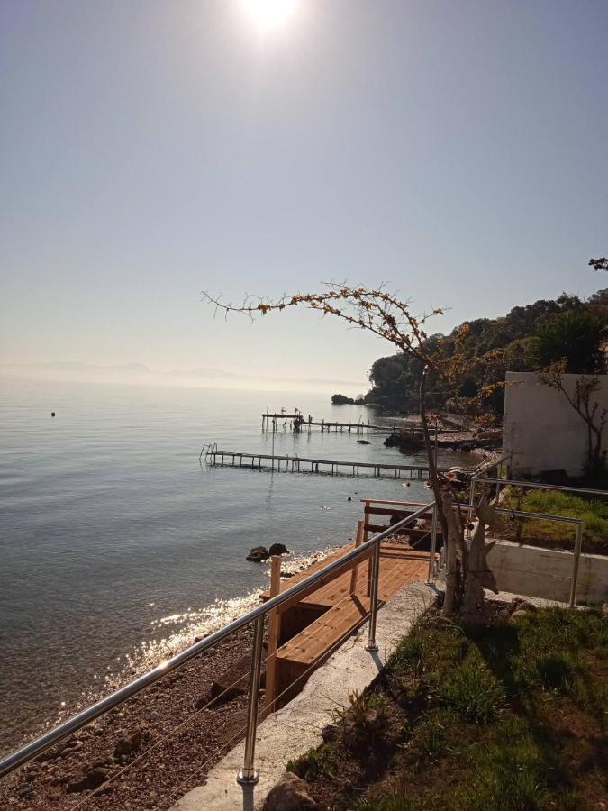 Paul Seafront House Villa Mesongi Exterior photo