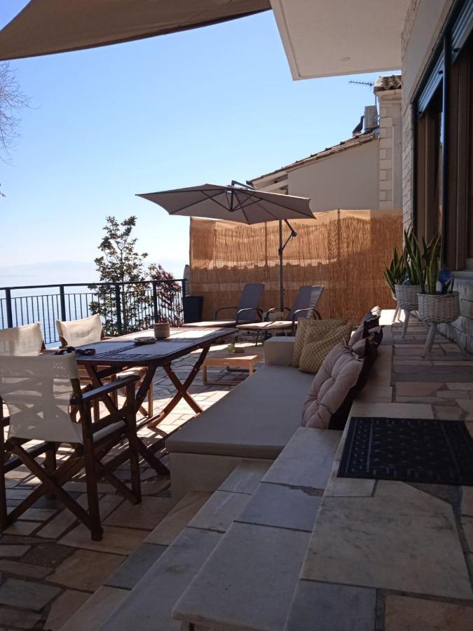 Paul Seafront House Villa Mesongi Exterior photo