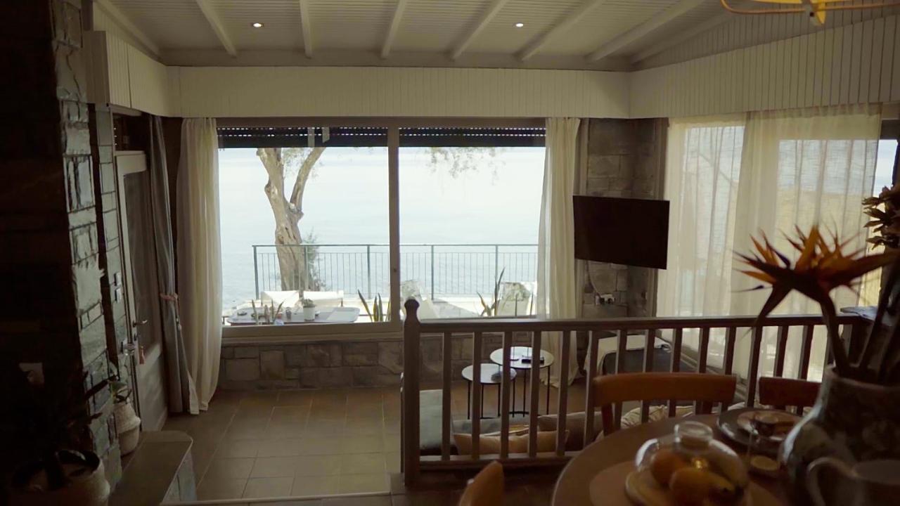 Paul Seafront House Villa Mesongi Exterior photo