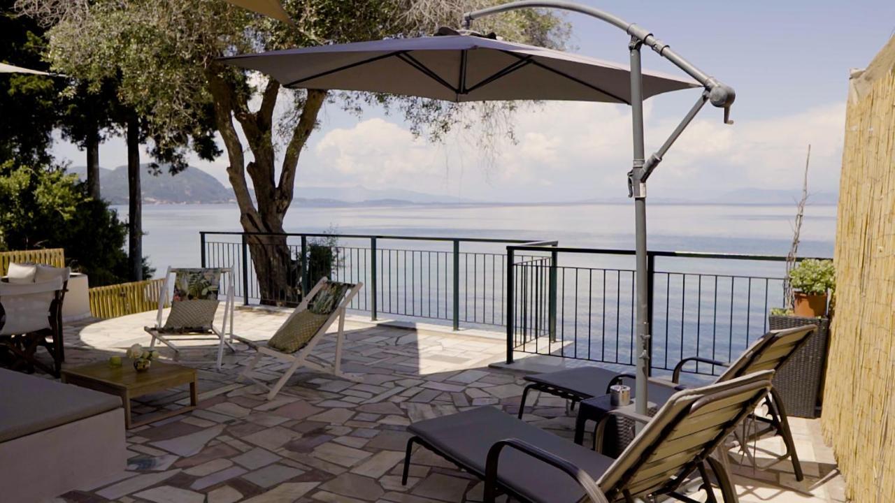 Paul Seafront House Villa Mesongi Exterior photo