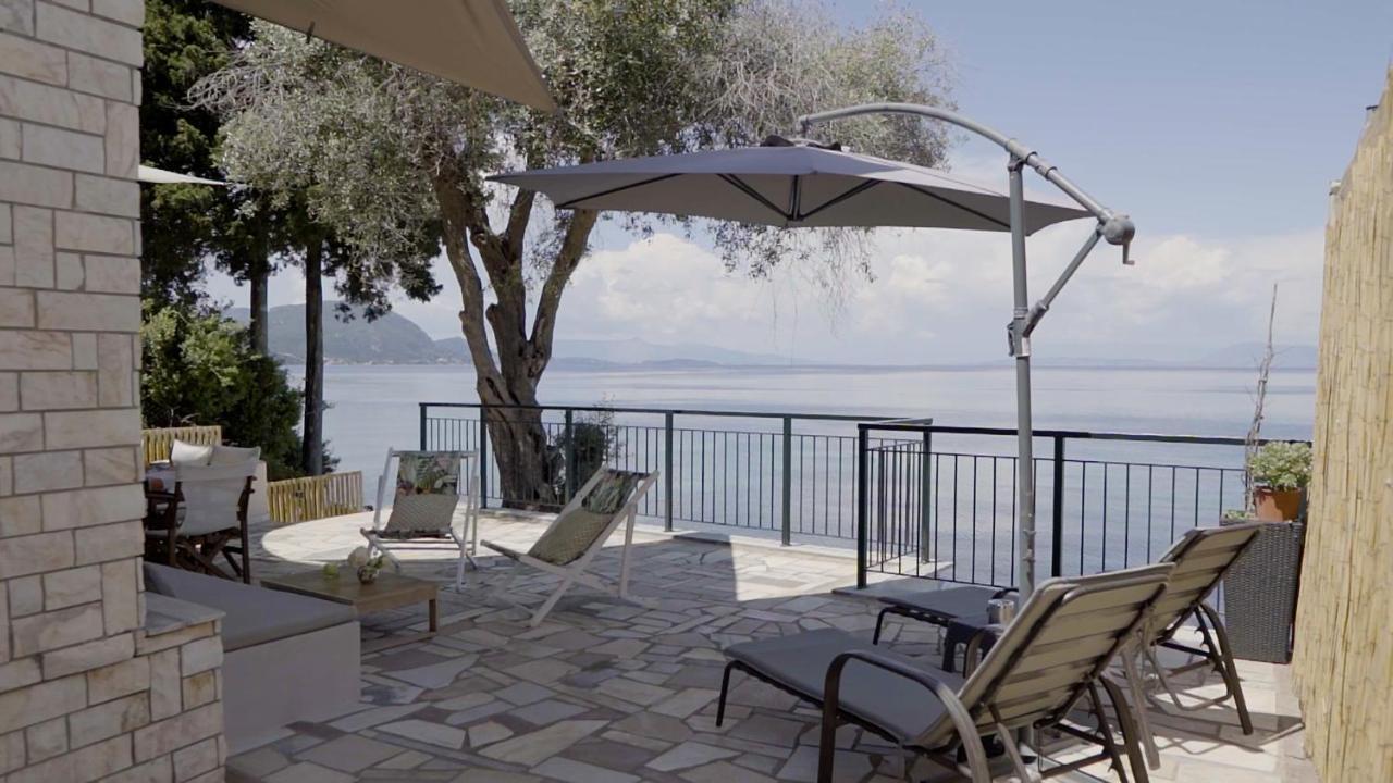Paul Seafront House Villa Mesongi Exterior photo