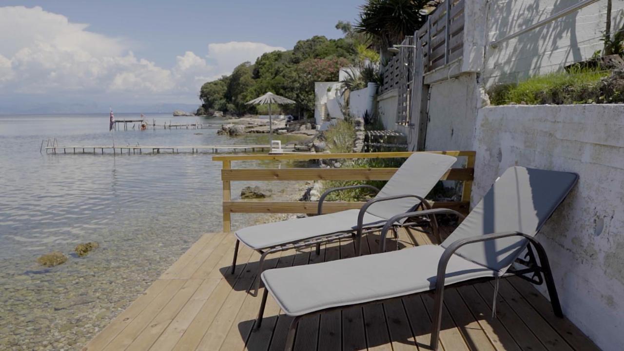 Paul Seafront House Villa Mesongi Exterior photo