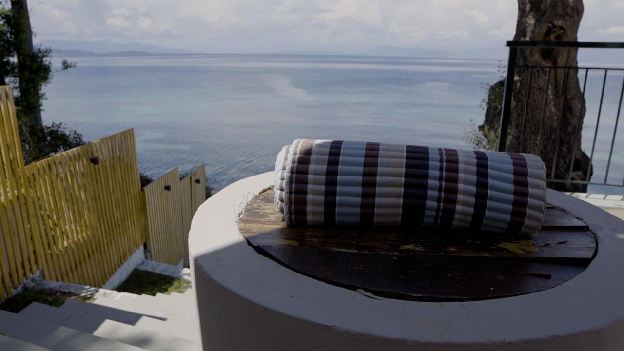 Paul Seafront House Villa Mesongi Exterior photo