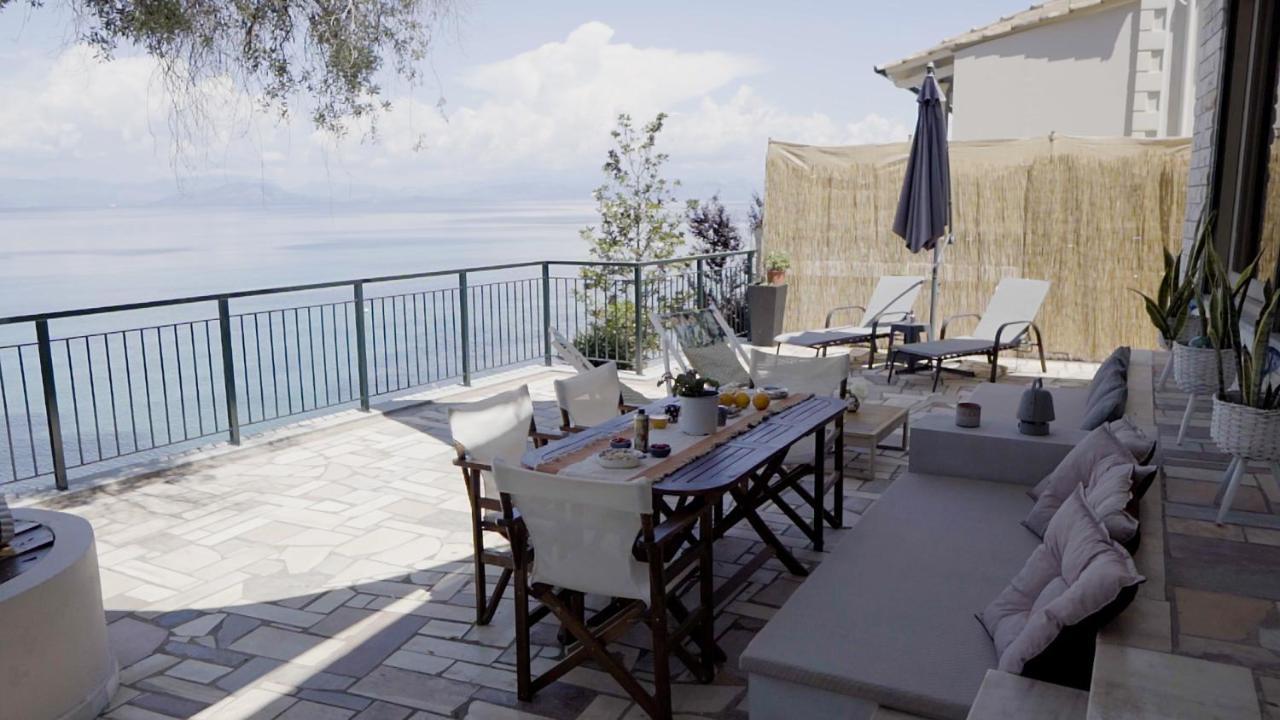 Paul Seafront House Villa Mesongi Exterior photo
