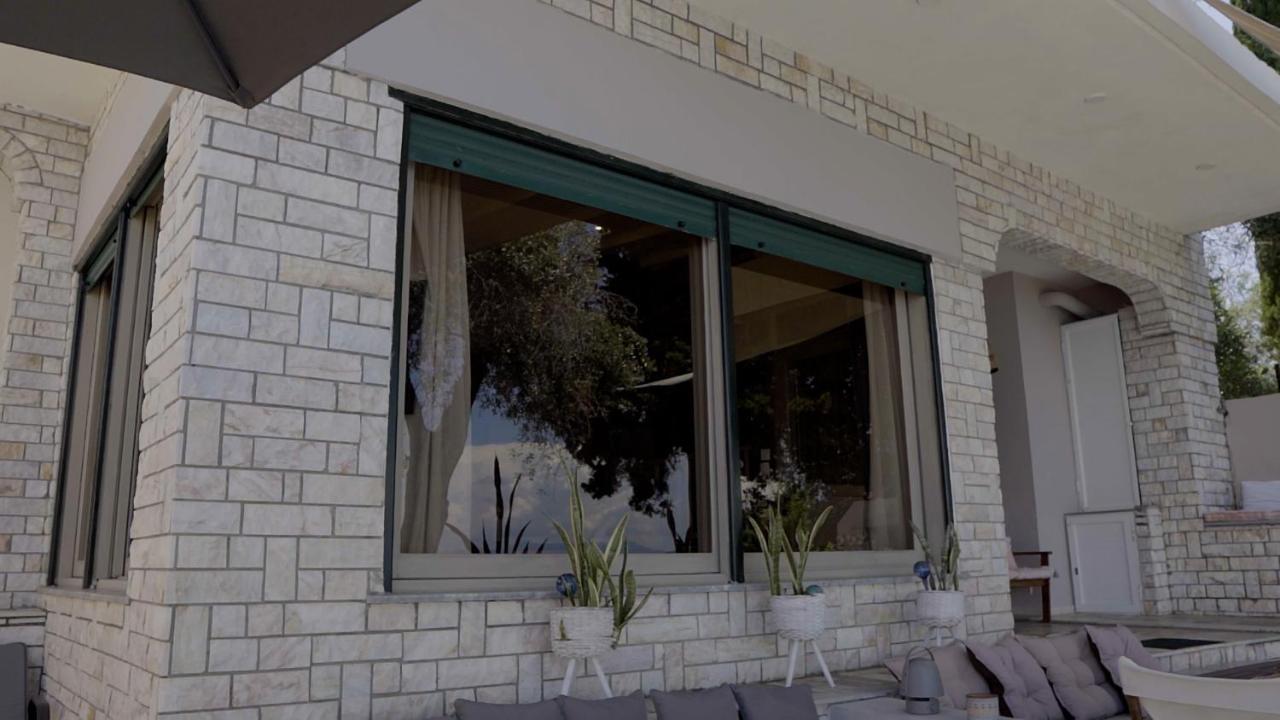 Paul Seafront House Villa Mesongi Exterior photo