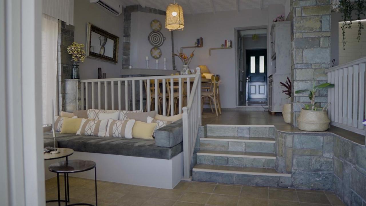 Paul Seafront House Villa Mesongi Exterior photo