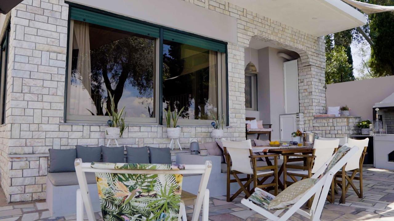 Paul Seafront House Villa Mesongi Exterior photo